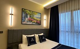 Park Hotel & Private Transportation Istanbul Airport-By Loft